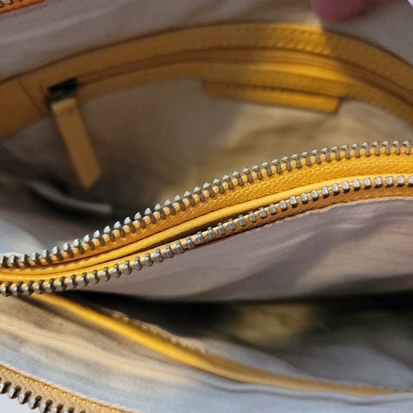 MAKE AN OFFER  Lucky Brand Leather Crossbody Bag Purse. Exclnt!! - Picture 12 of 16